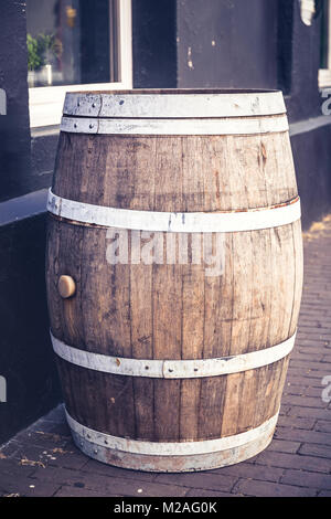 Il vecchio barile di birra Foto Stock