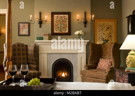 Camera da letto con vino e camino,Hermannhoff Inn e cantina,Missouri Foto Stock