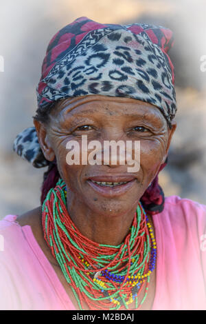 San Bush donna del deserto del Kalahari Foto Stock