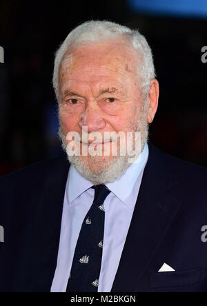 Il Sir Robin Knox-Johnston frequentando la misericordia premiere detenute presso il Curzon Mayfair, Londra. Foto Stock