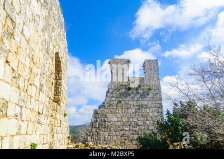 Resti della fortezza di Yehiam, da il crociato e periodo ottomano, nel western Galilea superiore, nel nord di Israele Foto Stock