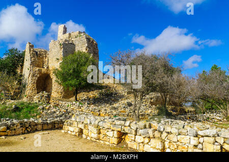 Resti della fortezza di Yehiam, da il crociato e periodo ottomano, nel western Galilea superiore, nel nord di Israele Foto Stock