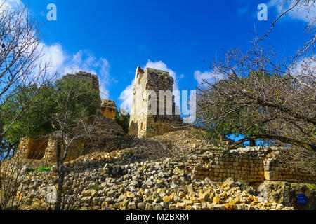 Resti della fortezza di Yehiam, da il crociato e periodo ottomano, nel western Galilea superiore, nel nord di Israele Foto Stock