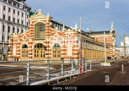 Il Vanha kauppahalli (Old Market Hall), il primo coperto in Helsinki, la capitale della Finlandia Foto Stock