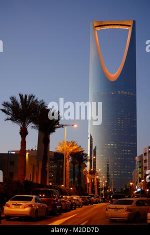 Torre di Almamlaka a Riyadh con c Foto Stock