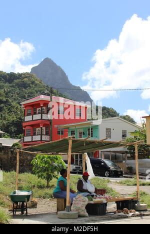 Saint Lucia il famoso montagne Piton. Foto Stock