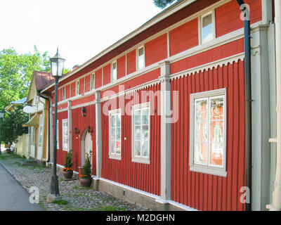 Vecchie case in legno, strade di Naantali, Finlandia Foto Stock