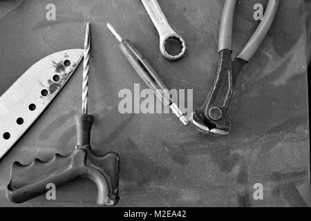 Foto in bianco e nero di splendente acciaio inossidabile macchine utensili Foto Stock