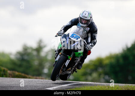 PICS FILE: Belfast, Irlanda del Nord - Mer 7 Feb 2018 - McAdoo Kawasaki / Stampa Gortreagh Racing Team concordare trattare road racing sensazione Adam McLean con supporto da MSS Prestazioni e Kawasaki UK. McAdoo Kawasaki Racing sono lieti di annunciare che rising star Adam McLean formerà un 2 uomo di squadra a fianco di James Cowton nel 2018. Photo credit: Graham il credito di servizio: Graham servizio/Alamy Live News Foto Stock