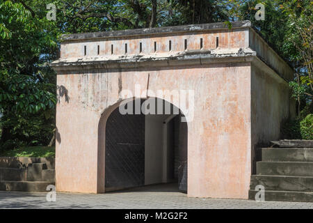 Singapore, Fort Canning Park, Old Fort gate Foto Stock