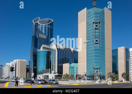 Emirati Arabi Uniti, Abu Dhabi Sheikh Rashid bin Saeed street Foto Stock