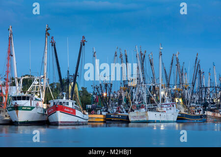 Gamberi commerciale barche ormeggiate su San Carlos Isola, Ft Myers, Florida, Stati Uniti d'America Foto Stock