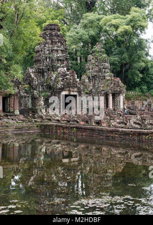 Cancello a ovest e causeway di Preah Khan, Tempio di Angkor, Cambogia Foto Stock