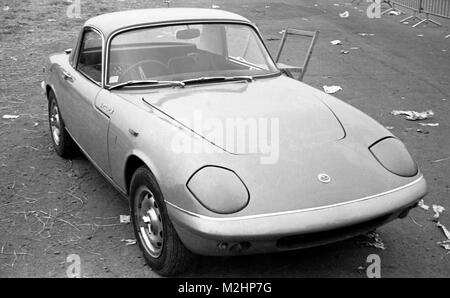 Lotus Elan Coupe utilizzati a livello nazionale 24 ore auto pedale gara organizzata in Marzo 1968 presso l'ex Whitchurch Airport come parte dell'Università di Bristol Rag settimana. La vettura era stata modificata da British Racing Motors ed è stata la Quaresima per aiutare a raccogliere fondi per beneficenza da Formula One racing driver Mike Spence, che è stato ucciso in un incidente di racing due mesi più tardi. Foto Stock