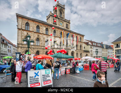 Acronimo di Parlamento Europeo candidati, Rathaus (Municipio) a Markt (piazza del Mercato) a Weimar e Turingia, Germania Foto Stock