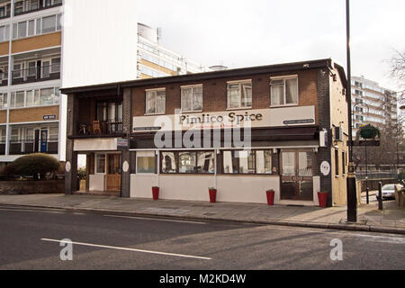 Churchill Gardens station wagon - Ex Stanley bracci, Lupus Street, Pimlico, Londra, Inghilterra Foto Stock