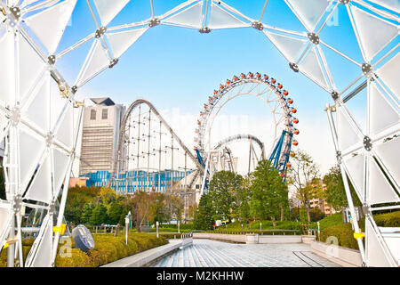 TOKYO, GIAPPONE-OKTOBER 27,2014: Tokyo Dome City è un vasto complesso di svago situato in Bunkyo il Ott 27, 2014 , Tokyo, Giappone. Foto Stock