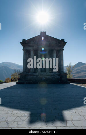 Il Tempio di Garni è un primo secolo tempio ellenica vicino a Garni, Armenia. È l'unico tempio pagano in Armenia che sono sopravvissuti alla cristianizzazione. Foto Stock