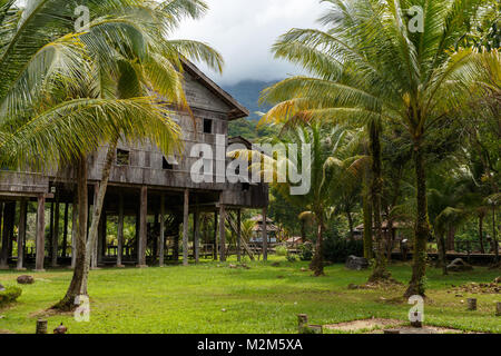 Tradizionali case di legno alti Melanau in Kuching a Sarawak villaggio della cultura. Borneo Malese. Foto Stock