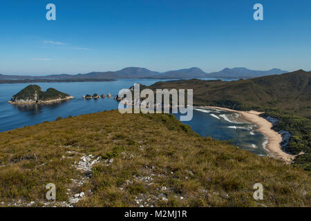 Vista da ovest Mt Milner, Porto Davey, Tasmania, Australia Foto Stock