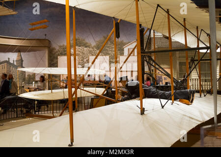 WASHINGTON D.C., Stati Uniti d'America - 11 Maggio 2016: fratelli Wright 1903 powered Flyer disponibili presso il Museo Nazionale dell'aria e dello spazio a Washington D.C. Smithsonian Institution Foto Stock