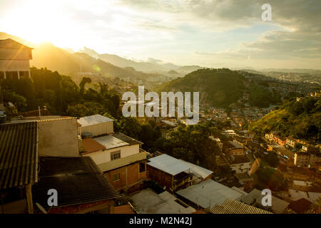 Panorama di Favela a Rio de Janeiro in Brasile Foto Stock