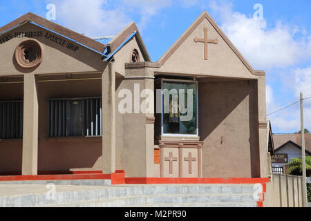 San Francesco Saverio la Chiesa Nuwara Eliya Hill Country provincia centrale dello Sri Lanka San Francesco statua e religiosi Articolo Shop Foto Stock