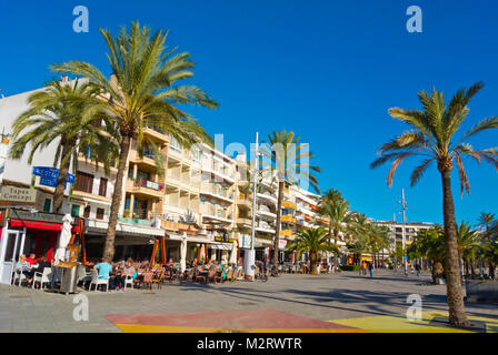 Passeig Maritim, Paseo Maritimo, harbourside promenade, Port d'Alcudia Maiorca, isole Baleari, Spagna Foto Stock