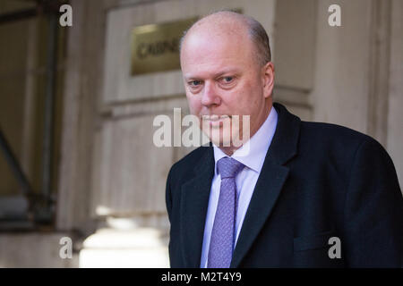 Londra, Regno Unito. 8 febbraio, 2018. Chris temolo, Segretario di Stato per i trasporti, lascia il Cabinet Office in Whitehall. Credito: Mark Kerrison/Alamy Live News Foto Stock