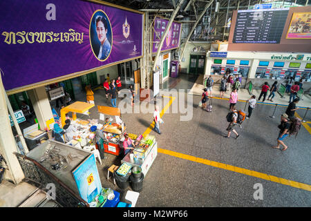 La biglietteria del Hualamphong Stazione ferroviaria a Bangkok Foto Stock