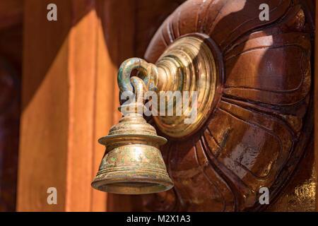 Singapore Asia Febbraio 8, 2018 porta dettaglio presso il Tempio di Sri Mariamman in Singapore Chinatown. Foto Stock