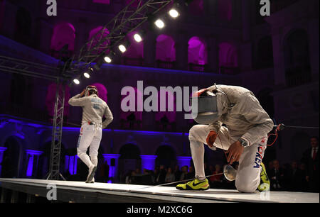 Varsavia, Polonia - 25 febbraio 2017: Sabre de Wolodyjowski, Internazionale di scherma Scherma Federazione Cup in mens spada FIA in Politechnika Warszawska Foto Stock