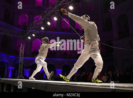 Varsavia, Polonia - 25 febbraio 2017: Sabre de Wolodyjowski, Internazionale di scherma Scherma Federazione Cup in mens spada FIA in Politechnika Warszawska Foto Stock