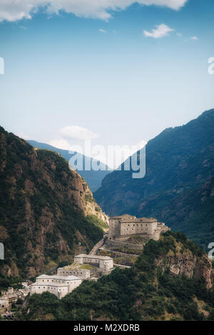 Veduta aerea del castello di Bard in Italia Foto Stock