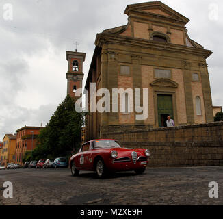 Abetone, Italia, 20th, può ​2017. Equipaggio composto da David Hu da Hong Kong Huilin Hu dalla Cina con il loro modello auto ALFA ROMEO 1900 C SUPER SPRINT 19 Foto Stock