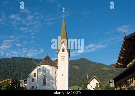 Austria, Tirolo, Reith bei Kitzbühel, Heilige Ägidius und Silvester Kirche Foto Stock