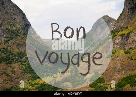 La valle e la montagna, Norvegia, Bon Voyage significa buon viaggio Foto Stock
