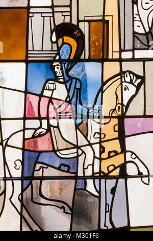 In Germania, in Baviera, Monaco di Baviera, Marienplatz, il nuovo Municipio aka Ratshaus Neus, Vetrata raffigurante cavaliere a cavallo Foto Stock
