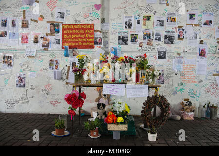 Londra, Regno Unito. Grenfell Torre memoriale delle vittime. Foto Stock