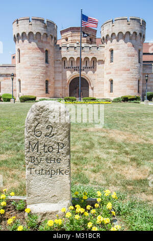 Pennsylvania,PA,Northeastern,Lancaster,Lancaster County Prison,edificio in stile medievale,architettura insolita,castello,replica,punizione,penitenziario,arredo Foto Stock