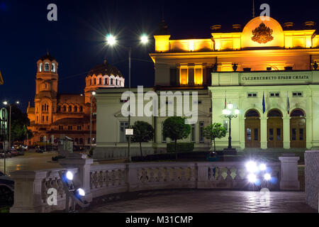 Assemblea nazionale e la Cattedrale Alexander Nevsky nella città di Sofia, Bulgaria Foto Stock