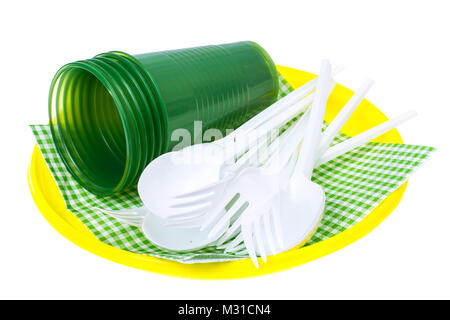 Plastica stoviglie monouso su sfondo bianco Foto Stock