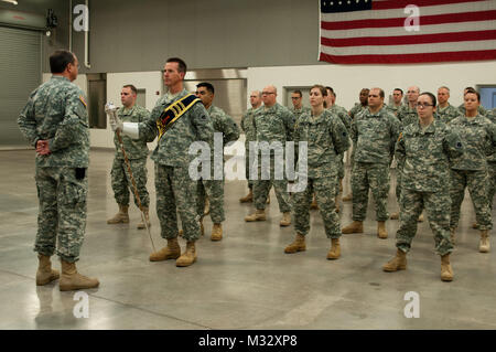 I soldati dell'esercito 145Band, Oklahoma Guardia Nazionale di prendere parte ad una modifica del comando cerimonia in Oklahoma City, gen. 12. (US Army foto di Sgt. Anthony Jones, 145Mobile degli affari pubblici distacco) 120114-Z-RH707-022 da Oklahoma Guardia Nazionale Foto Stock