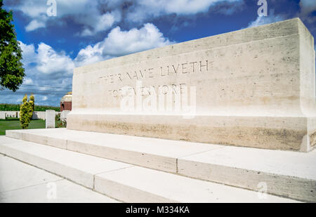 Vista sul cimitero britannico da Ypres in Belgio Foto Stock