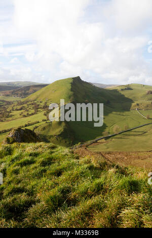 Chrome collina nella parte superiore della valle di colomba, Peak District, Derbyshire, England, Regno Unito Foto Stock
