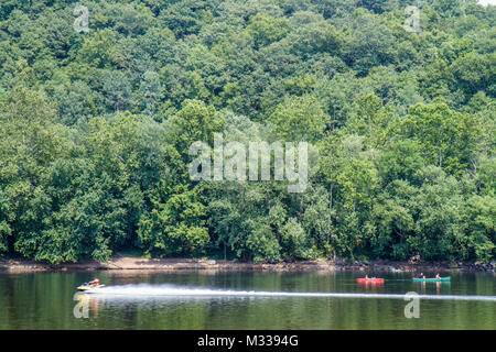 Pennsylvania,Pennsylvania,Northeastern,Point Pleasant,Delaware River,New Jersey view,River Country,outfitters,natura,naturale,paesaggio,alberi,canoa,ricreazione,riga, Foto Stock