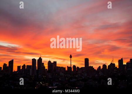 Lo skyline della citta' al tramonto, Sydney, Nuovo Galles del Sud, Australia Foto Stock