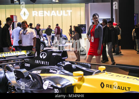 Noida, pronunciare Pradesh, India. Il giorno 08 Febbraio, 2018. Renault presenta le nuove concept car e vetture in Auto Expo 2018, il motor show, giovedì prossimo in India Expo Mart, maggiore noida, India. Foto Stock