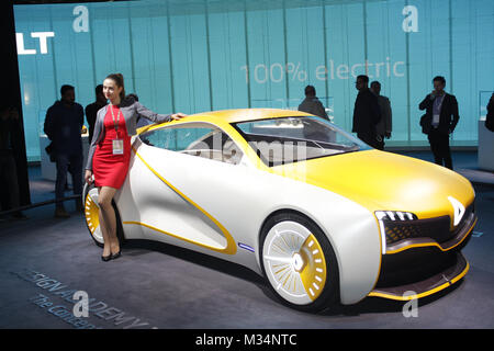 Noida, pronunciare Pradesh, India. Il giorno 08 Febbraio, 2018. Renault presenta le nuove concept car e vetture in Auto Expo 2018, il motor show, giovedì prossimo in India Expo Mart, maggiore noida, India. Foto Stock