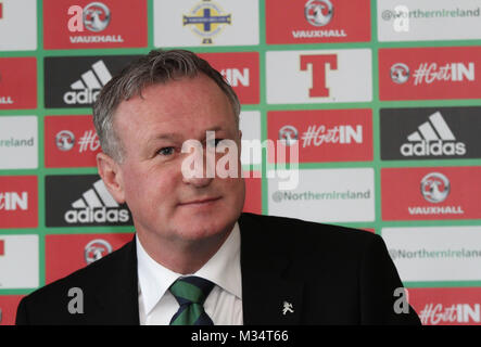 Belfast, Regno Unito. Il 9 febbraio, 2018. Stadio Nazionale al Windsor Park di Belfast, Irlanda del Nord. 09 febbraio 2018. La Irish Football Association oggi formalmente annunciato che l'Irlanda del Nord manager Michael O'Neill aveva firmato un mandato di quattro anni di estensione del contratto. O'Neill è stata contratta a 2020 ma il nuovo contratto, la più lunga e la più lucroso contratto in associazione storia, corre a 2024.Michael O'Neill presso l'annuncio di oggi. Credito: David Hunter/Alamy Live News. Foto Stock